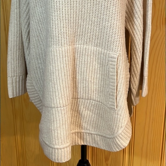 UGG Raelynn Cream Heather Knit Turtleneck Sweater Sz-M - Picture 3 of 12